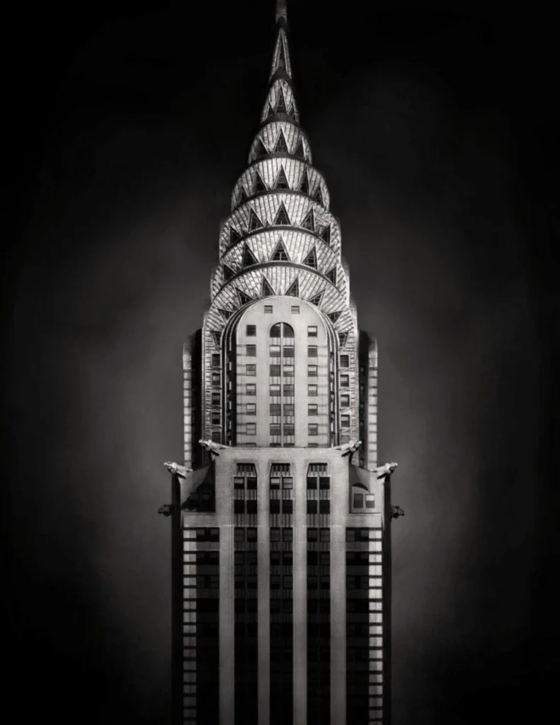Sommet du Chrysler Building à New York, chef-d’œuvre de l’architecture Art Déco des années 1930