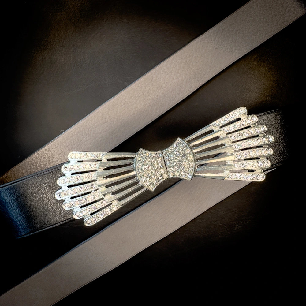 Ceinture AVA veau noir strass papillon clairs Madame Royale Maroquinerie Ceinture AVA veau noir strass papillon clairs Madame Royale Maroquinerie