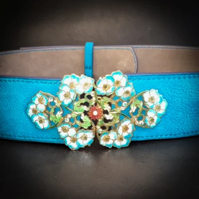 Ceinture CLEOPHEE Taurillon turquoise boucle art nouveau myosotis emaillée Madame Royale Maroquinerie