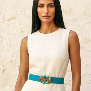 Ceinture bijou artisanale de luxe Isis en taurillon nubuck turquoise cousue main, boucle Art Nouveau égyptomanie au papyrus en laiton et émail cloisonné – Madame Royale