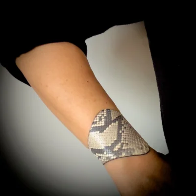Manchette python naturel Madame Royale Maroquinerie