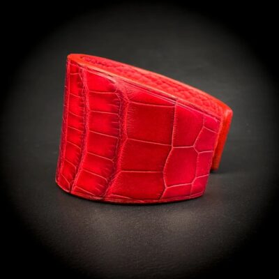Manchette extra large alligator rouge mat Madame Royale Maroquinerie