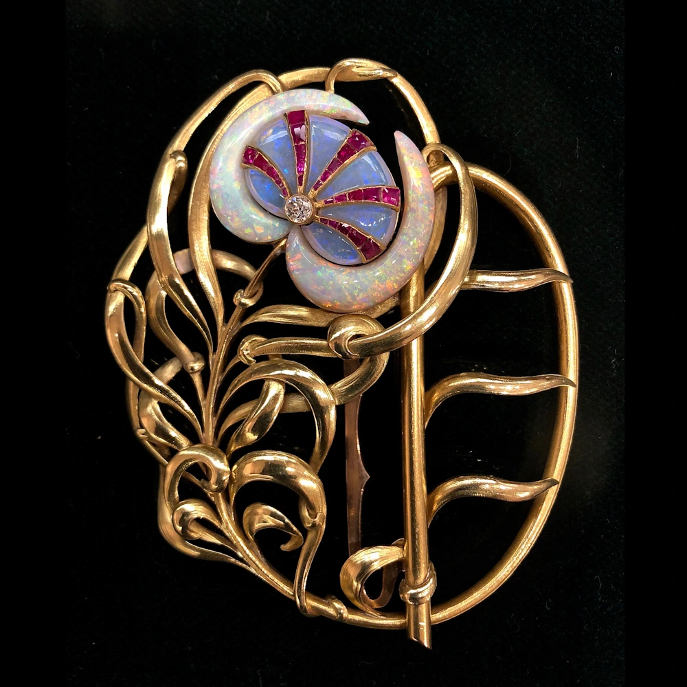 Boucle de ceinture Art Nouveau réalisée par le joaillier Philippe Wolfers vers 1898