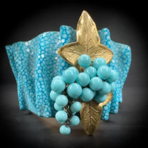 detail bracelet galuchat turquoise plisse broche rousselet perles verre
