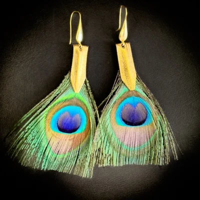 Boucles d'oreilles en plumes de paon naturelles et agneau or patiné